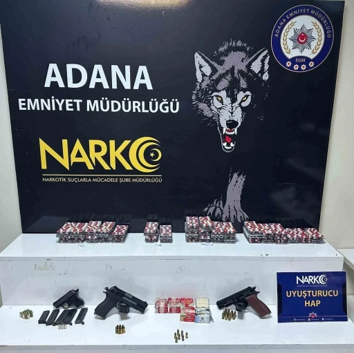 Adana&rsquo;da narkotik operasyonu: Esrar, sentetik hap ve silah ele ge&ccedil;irildi
