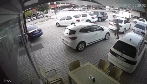 Adana&rsquo;da oto galericiler sitesinde silahlı saldırı: &Ccedil;ok sayıda ara&ccedil; zarar g&ouml;rd&uuml;
