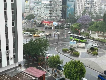 Adana’da &quot;kırkikindi&quot; yağmuru etkili oldu
