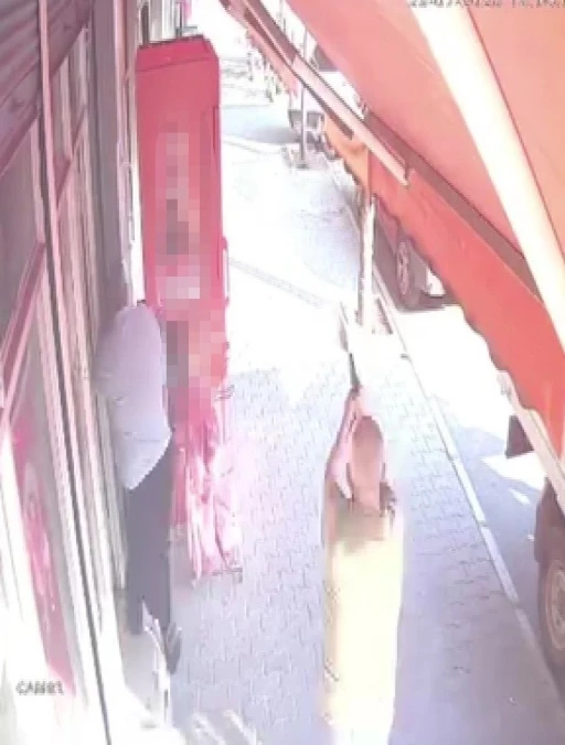 Adana’da silahlı saldırı anı saniye saniye görüntülendi
