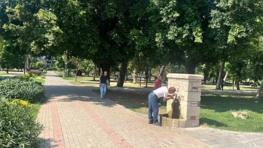 Adana&rsquo;da termometreler 33 dereceyi g&ouml;sterdi
