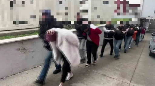 Adana&rsquo;da uyuşturucu operasyonu: 11 tutuklama
