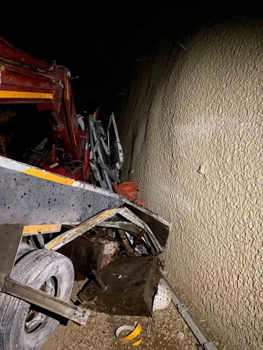 Adana’da vinç kazası: 2 yaralı
