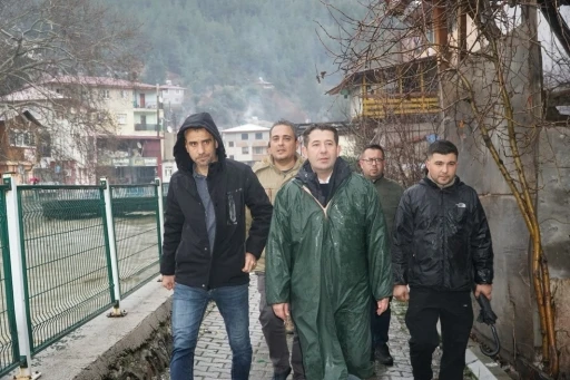 Adana&rsquo;nın Feke, Saimbeyli ve Kozan il&ccedil;elerinde sel sonrası yoğun mesai
