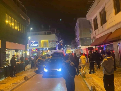 Adapazarı’nda akrabalar arasında bıçaklı kavga: 1 yaralı
