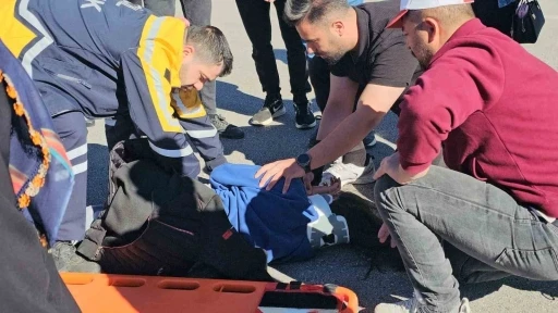 Adilcevaz&rsquo;da bayram ziyaretinde d&ouml;nenlerin i&ccedil;erisinde bulunduğu ara&ccedil; kaza yaptı: 3 yaralı
