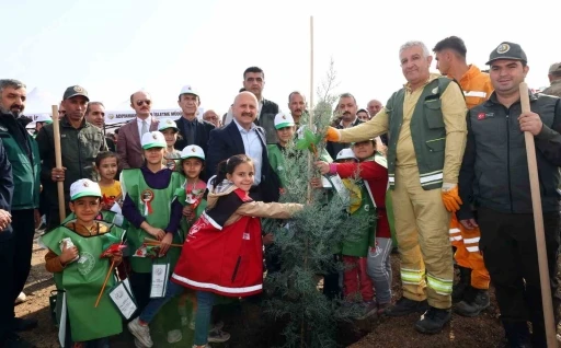 Adıyaman’da 10 bin 500 fidan toprakla buluştu
