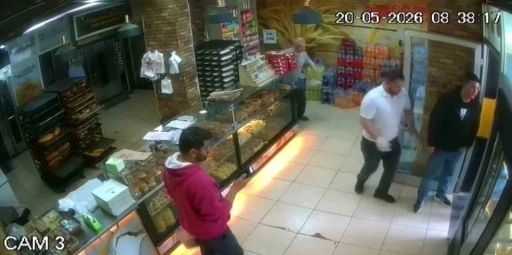 Adıyaman&rsquo;da deprem anı g&uuml;venlik kameralarına yansıdı
