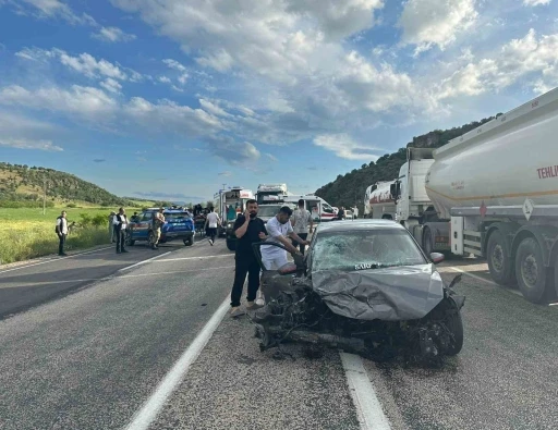 Adıyaman&rsquo;da feci kaza: 3 &ouml;l&uuml;, 4 yaralı
