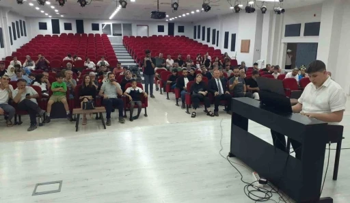 Adıyaman’da genç piyanistler hünerlerini sergiledi
