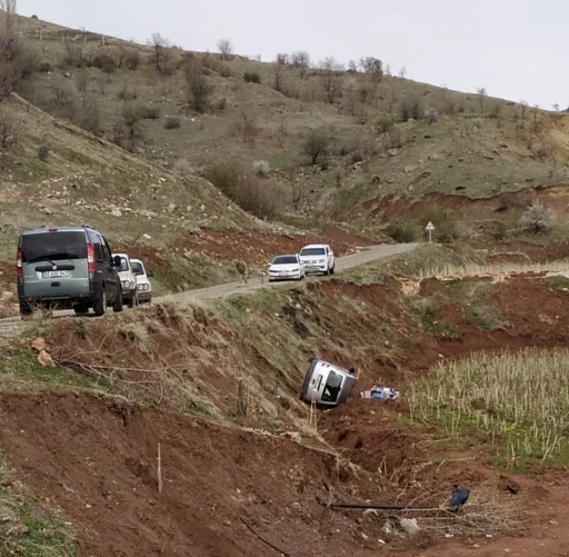 Adıyaman’da hafif ticari araç şarampole yuvarlandı: 5 yaralı
