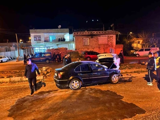 Adıyaman’da iki otomobil çarpıştı: 7 yaralı
