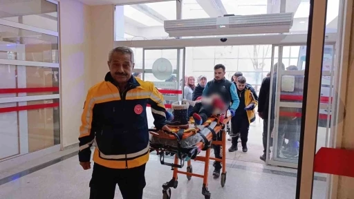 Adıyaman&rsquo;da otomobil şarampole devrildi: 5 yaralı
