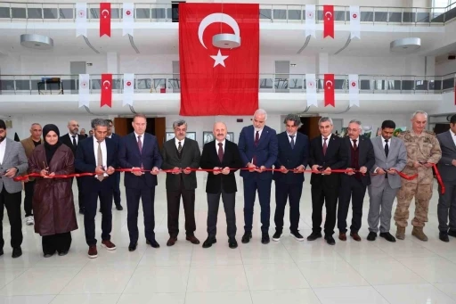 Adıyaman&rsquo;da "Kim var?" sanat etkinliği ger&ccedil;ekleştirildi

