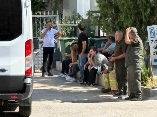 Adli Tıp önünde ailelerin acı bekleyişi sürüyor
