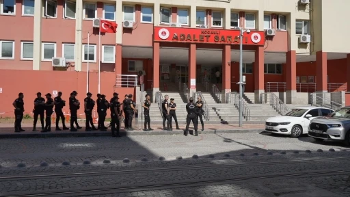 Adliye &ouml;n&uuml;nde cinayetle biten husumetin duruşması g&ouml;r&uuml;ld&uuml;
