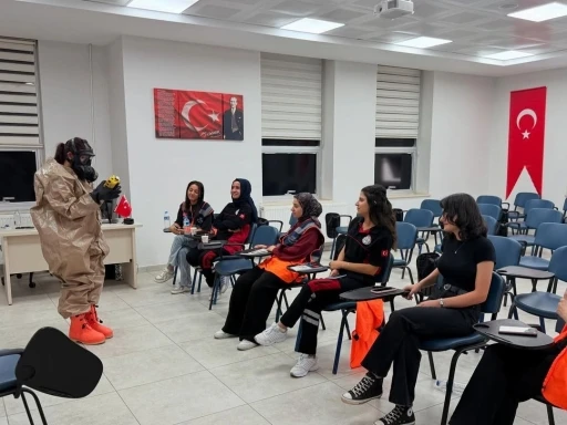 AFAD Şırnak İl Müdürlüğü’nden stajyerlere KBRN eğitimi
