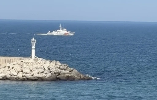 AFAD ve sahil g&uuml;venlik ekipleri, kaybolan genci aradı