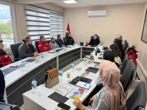 Afetlerde kesintisiz haberleşme i&ccedil;in telsiz eğitimi verildi
