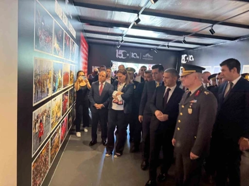 Afyonkarahisar&rsquo;da &rsquo;15 Temmuz Anma ve Dijital Deneyim Merkezi&rsquo; hizmete a&ccedil;ıldı
