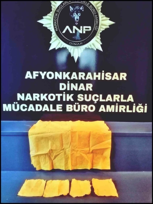 Afyonkarahisar’da araçta uyuşturucu madde ele geçirildi: 3 kişi tutuklandı
