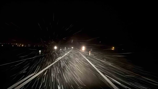Afyonkarahisar&rsquo;da beklenen kar yağışı başladı
