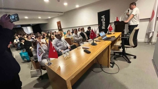 Afyonkarahisar’da eczacılar iyilik için buluştu
