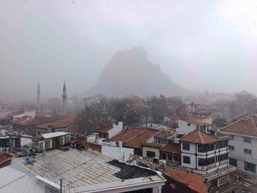 Afyonkarahisar&rsquo;da kar yağışı
