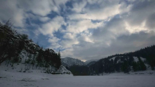 Afyonkarahisar&rsquo;da kış manzarası havadan g&ouml;r&uuml;nt&uuml;lendi
