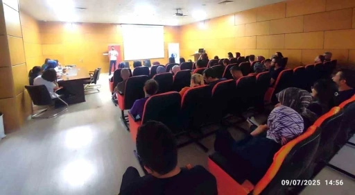Afyonkarahisar Devlet Hastanesi’nde tıbbi cihaz güvenliği eğitimi
