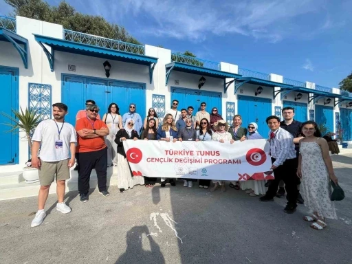 Afyonkarahisarlı 3 gen&ccedil; Tunus&rsquo;u gezdi
