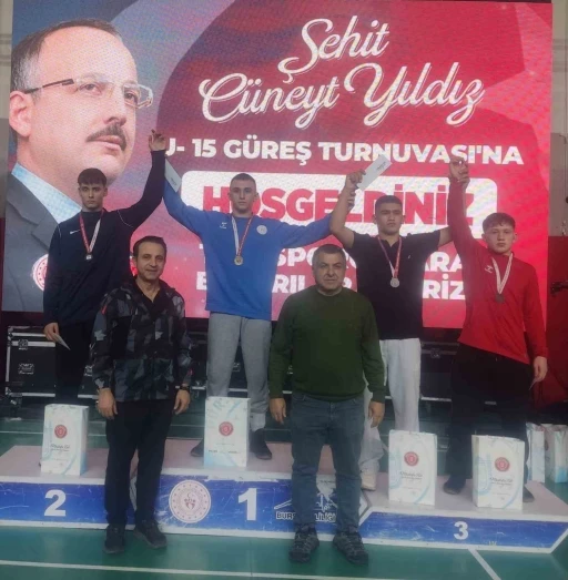 Afyonkarahisarlı sporcudan turnuvada b&uuml;y&uuml;k başarı
