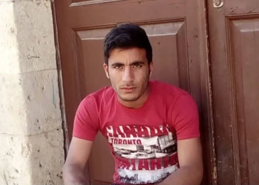 Ağabeyi geri manevra yaparken kamyonun altında kalan gen&ccedil; hayatını kaybetti
