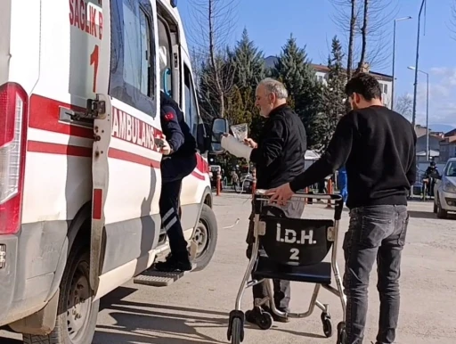 Ağa&ccedil; budarken bileğini kesti

