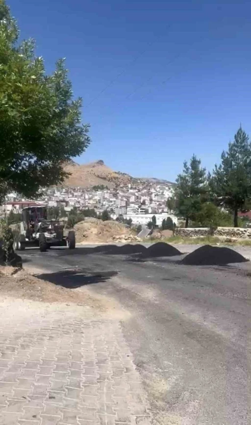 Ağa&ccedil; dikilerek protesto edilen yolun yapımına başlandı

