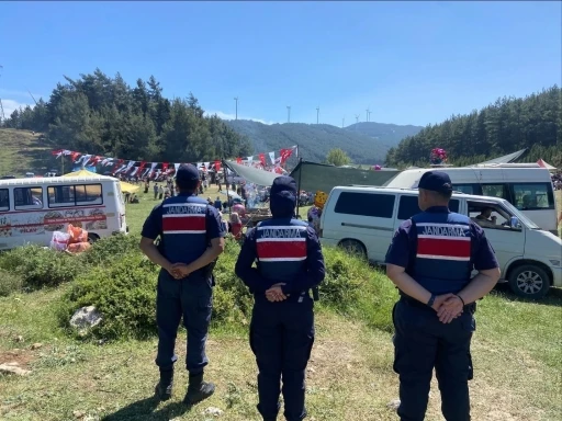 Ağaçlı’daki festivalde jandarma ekipleri kuş uçurtmadı
