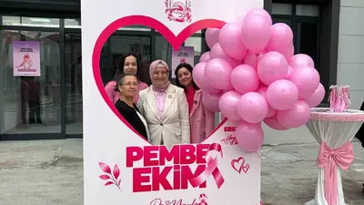 Babaeski’de meme kanserine farkındalık için pembe balonlar uçuruldu