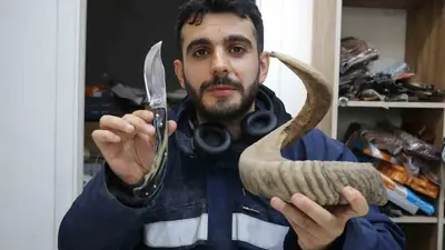 Yaklaşık 30 yıllık boynuzlar bıçak sapına dönüştü, 25 santimlik Sivas bıçağı ilgi odağı oldu