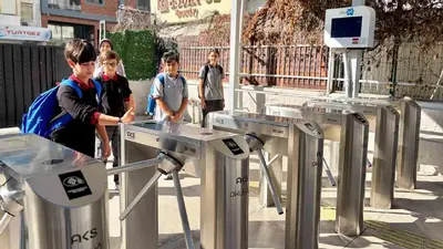 Kameralı turnike sistemiyle veliler çocuklarını anlık takip edebiliyor