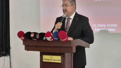 Eskişehir Valisi Dr. Yılmaz, muhtarlara ’Yürekten istirhamımdır’ diye seslendi