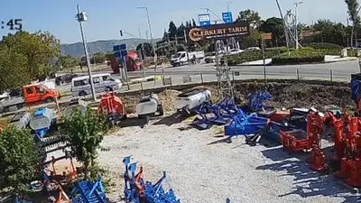Kamyonetin altında kalmaktan son anda kurtuldu, o anlar kamerada