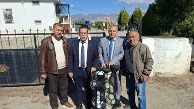 Sarıgöl’de okula spor malzemesi desteği