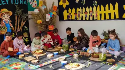 Çocuklar zeytin kırdı, geleneksel üretimle tanıştı
