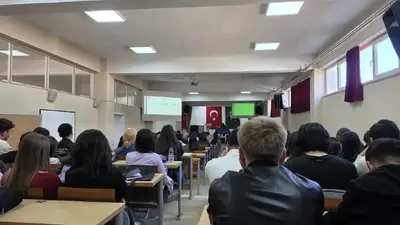 Gediz’de üniversite öğrencilerine güvenli ilişkiler eğitimi