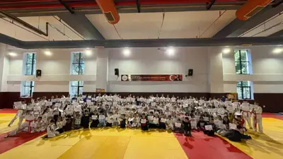 Salihli’de 300 judocu kemer atladı