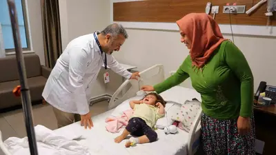 Kahramanmaraş’ta 1 yaşındaki bebeğin böbreğinden 2 santimlik taş çıkarıldı