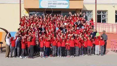 İlkokul öğrencilerinden geleneksel çocuk oyunları