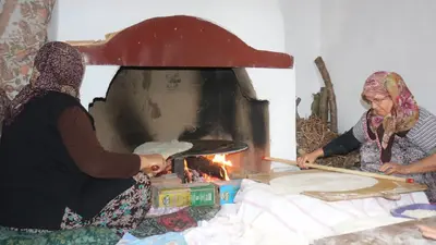 Çivril’de yufkalar açılıyor, imece geleneği yaşıyor