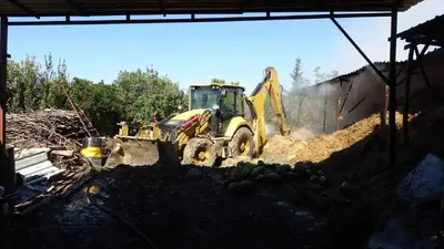 Antalya’da 2 yıl arayla ikinci kez yanan ahırda hayvanlar telef oldu