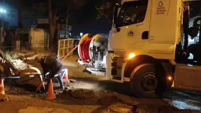 Burhaniye’de kanalizasyon şebekesinde çökme meydana geldi